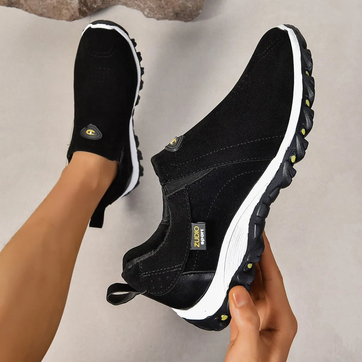 Men's round toe thin casual shoe in multiple colours on a white background.