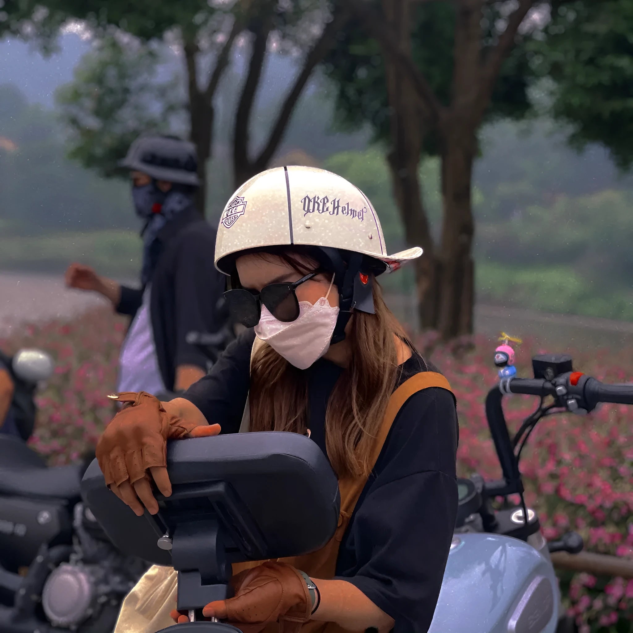 Black gradient blue retro half helmet for electric bicycles with tinted visor and ABS construction