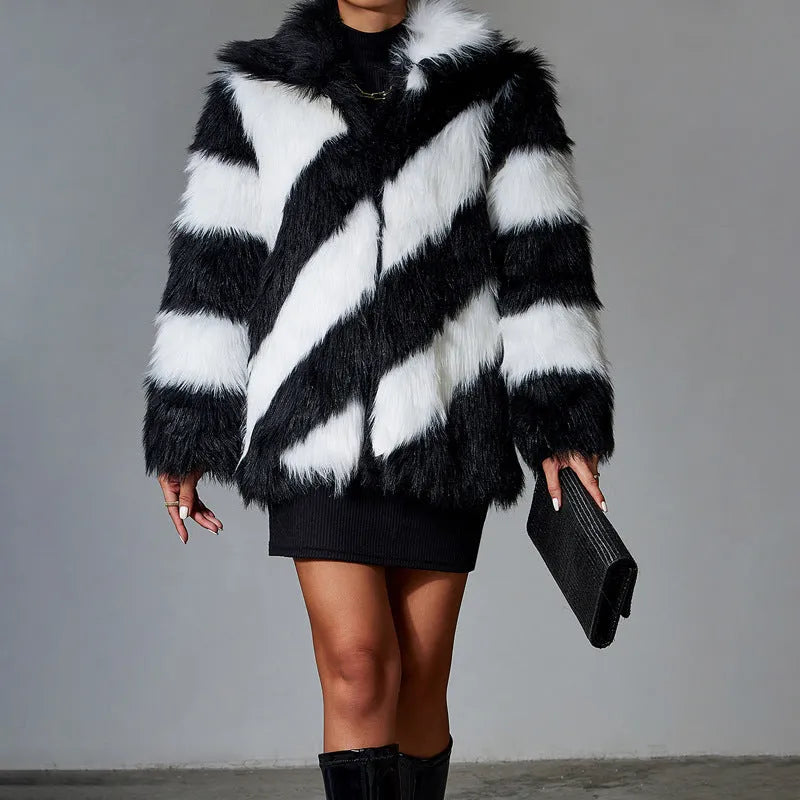 Contrast lapel faux fur coat with removable collar in normal length for commute wear