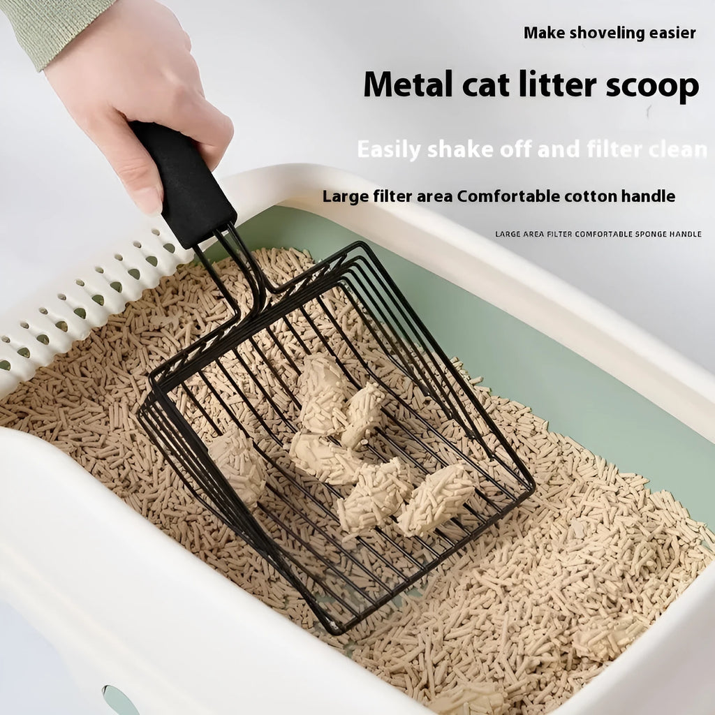 Black metal cat litter scoop with 0.8cm gap between tines for sifting