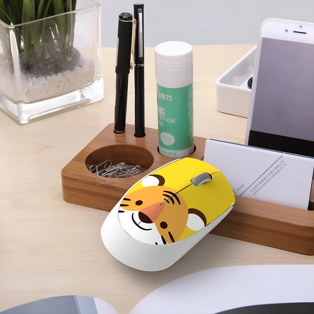 Wireless cartoon animal optical mouse in yellow tiger design with USB receiver for laptop computers