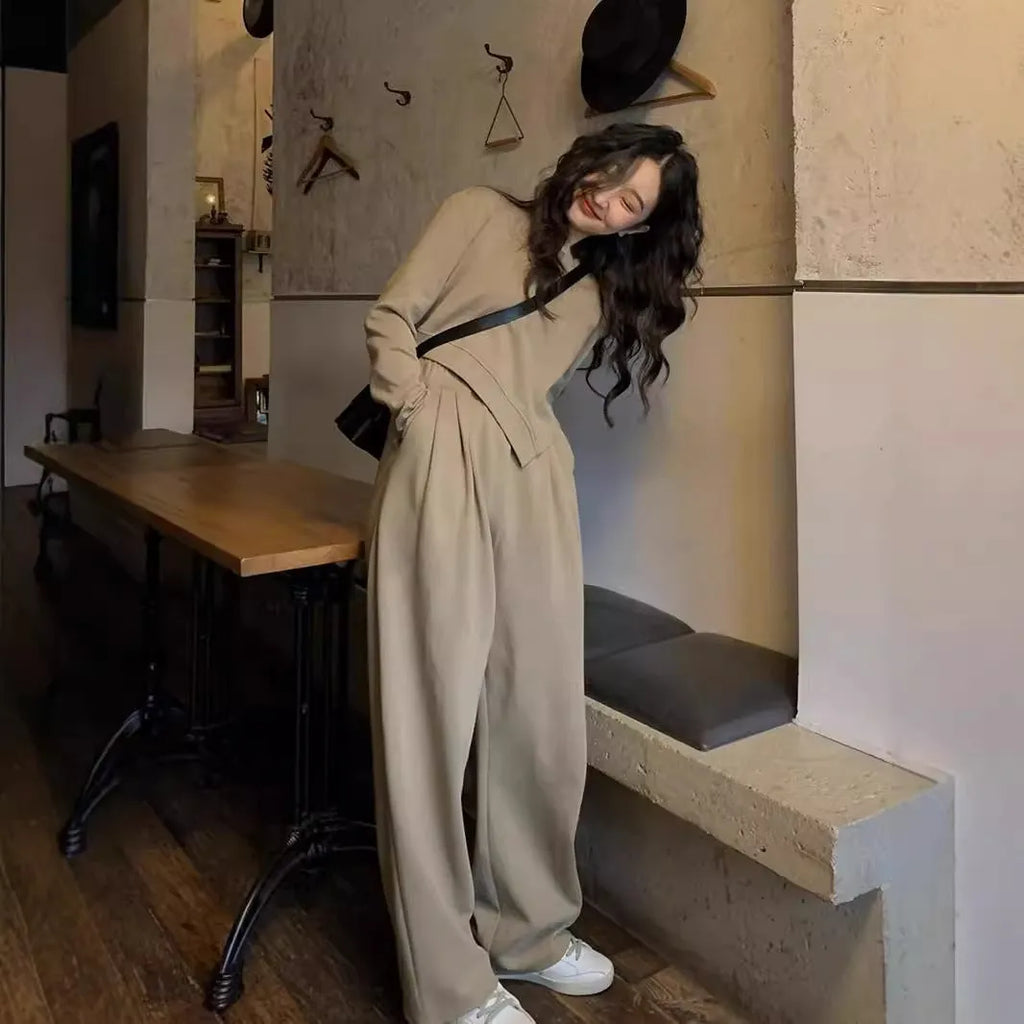 Women's khaki casual sportswear set with long sleeve top and trousers in Japanese Korean style