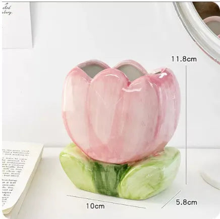 Ceramic flower pen holder box in floral design, dimensions 11.8x5.8x10cm